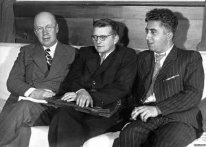 Shostakovich, junto a otros dos de los compositores señalados por el Decreto Zhdanov: Prokofiev (izq.) y Khachaturiam (der.)