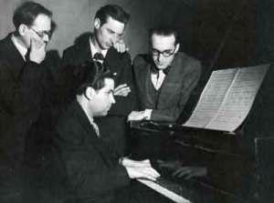 Olivier Messiaen, André Jolivet, Daniel-Lesur y Yves Baudrier durante los ensayos del primer concierto fundacional del grupo 