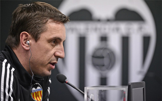 gary-neville-recibido-duras-criticas-del-representante-yaya-toure-1454756413071