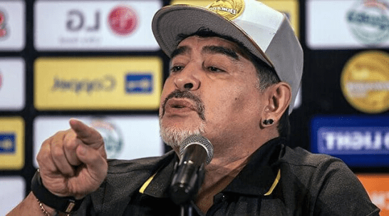 La imagen tiene un atributo ALT vacío; su nombre de archivo es diego_armando_maradona_dorados_261118_afpe.png